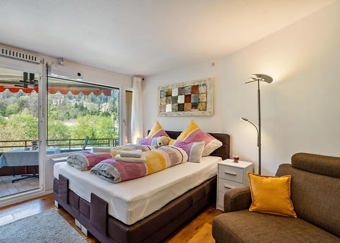 Zentrale Ferienwohnung Mit Balkon